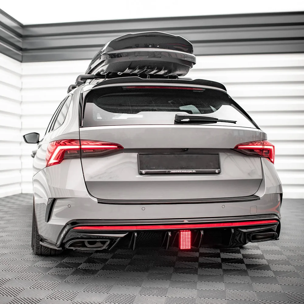 Glänzend schwarzer Auto-Dachspoiler für Skoda Octavia MK4 Combi RS Sportline Standard 2019-2024 Verlängerungskappe Trim Tuning