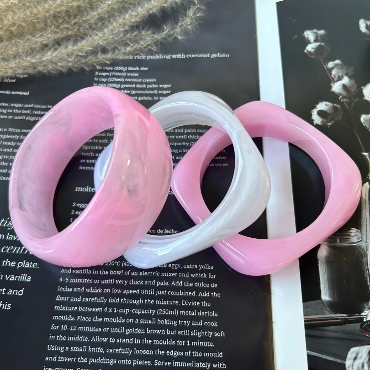 3Pcs/Set Exaggeration Pink White Resin Bangle Set for Women Big Irregular Wide Bracelets Ladies Bohemian Beach Bangles Jewelry