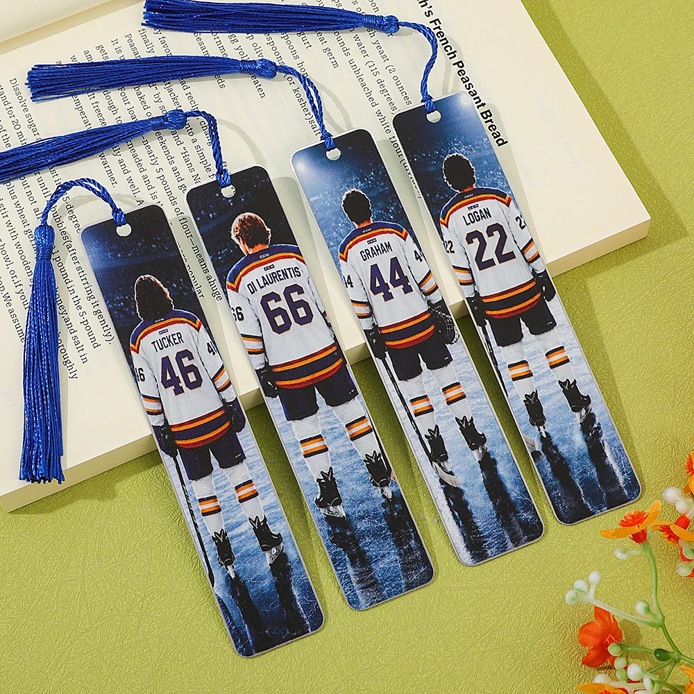 Die doppelseitige Edelstahl-Lesezeichen-Serie für Eishockey-Romance außerhalb des Campus eignet sich für Eishockey-Romance.