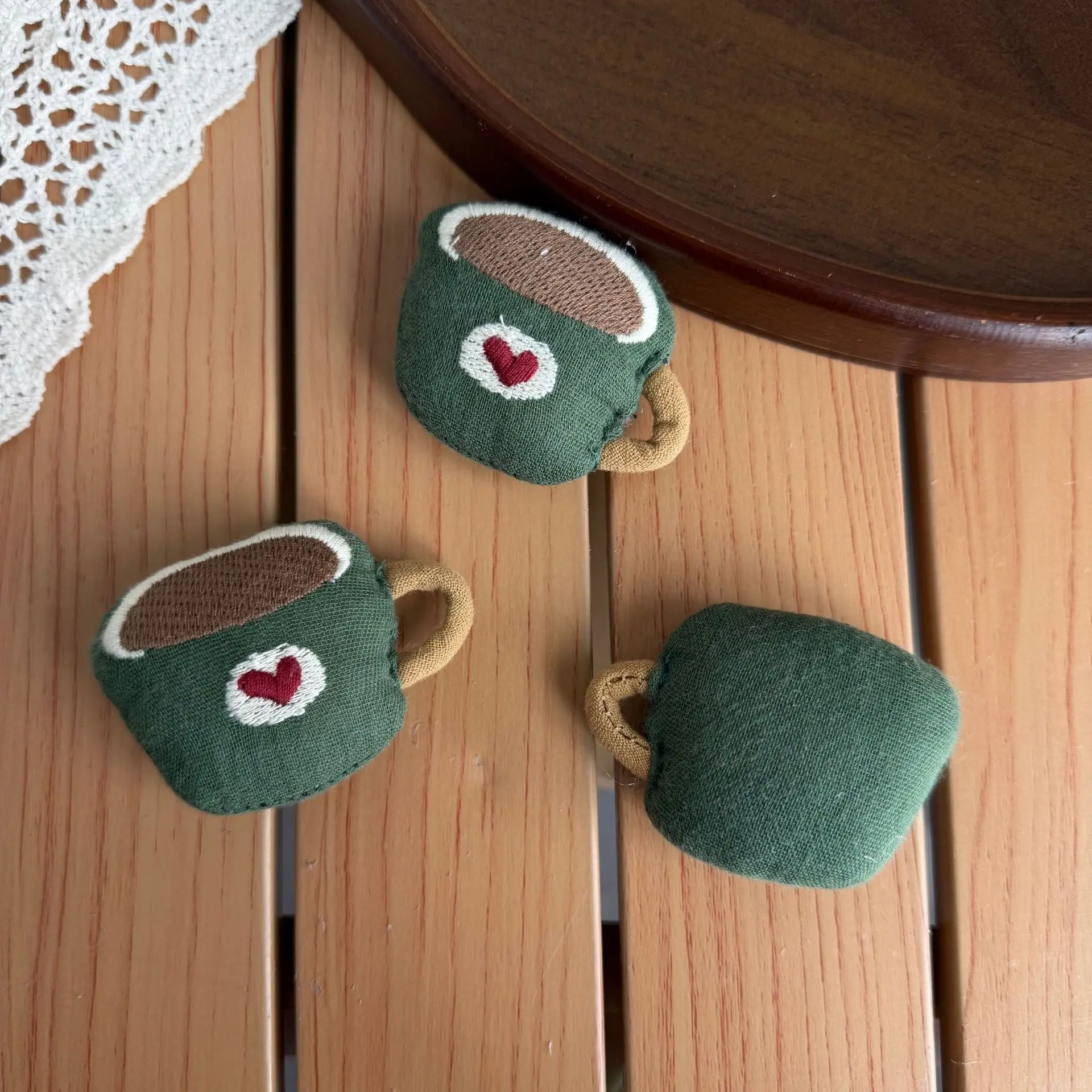Stuffed Fabric Green Coffee Bean Brooch Pin 3D Plush Doll Pendant Handmade for Purse Backpack Clothing Decoration High Quality