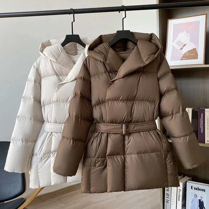 

2025Новая зимняя куртка, женская теплая парка с длинным рукавом, повседневное хлопковое стеганое пальто, женский пояс, черная, коричневая верхняя одежда с капюшоном, женские топы