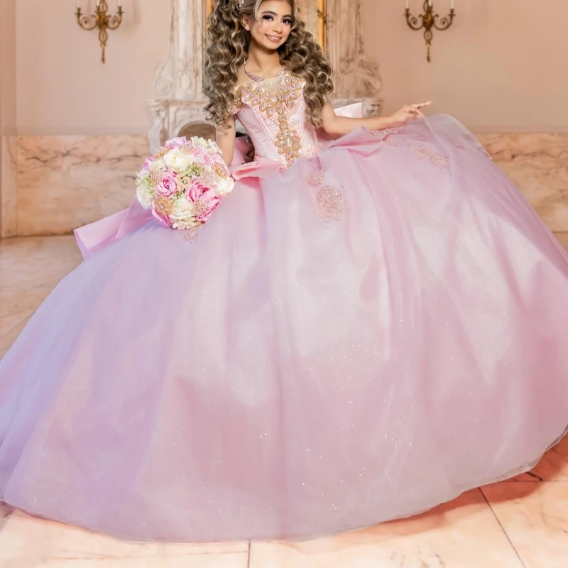 

Розовые платья Quinceanera с открытыми плечами и аппликацией из кружева с бисером и кристаллами с бантом из тюля для вечеринки, дня рождения, милое платье 16, Vestidos 15 De