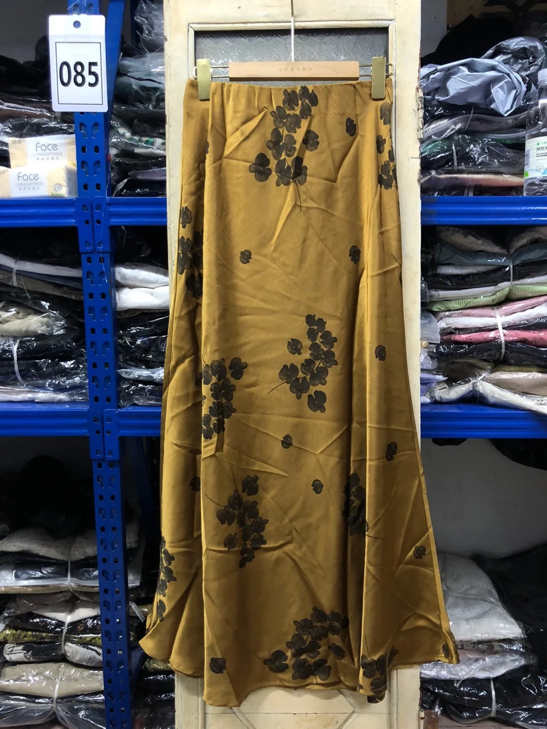 Liquidação de Fim de Ano: Saia - Summer Line Clothing Brand avaliação e preço