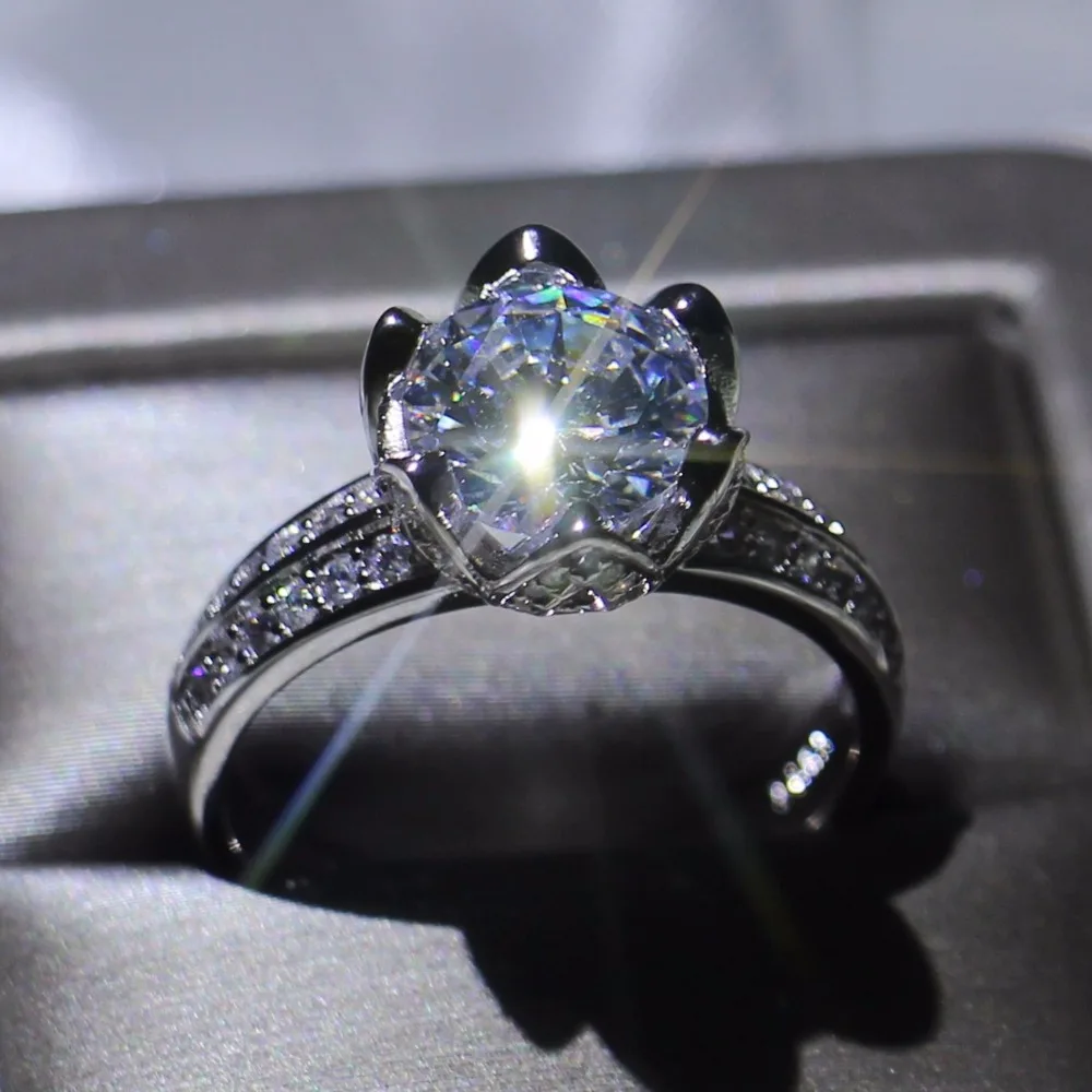 

2018 New Arrival Hot Fashion Jewelry Sparkling Round Shape 925 Sterling Silver Six Petal Party Women Wedding Lotus Band Ring Set