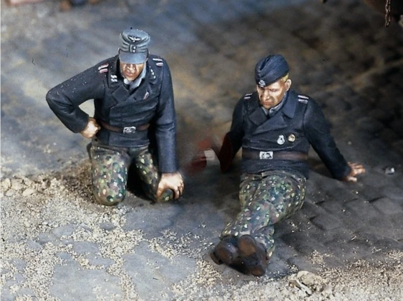 

Масштаб 1/35, литая под давлением фигурка из смолы, комплект модели немецкого тигра танка времен Второй мировой войны, 2 фигурки в разобранном виде и неокрашенные