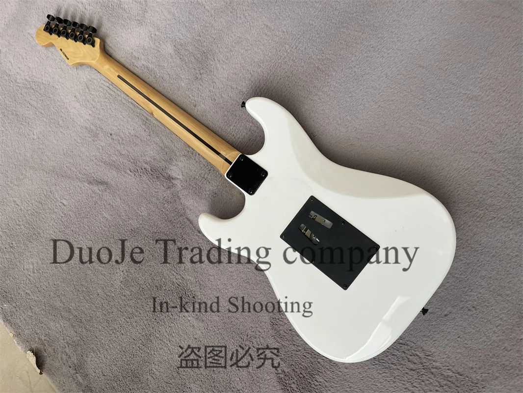 White ELectric Guitar Stra Body Tremolo Bridge HH Pickups Black Guard Black Tuners Mapel Fingerboard Factory Custom