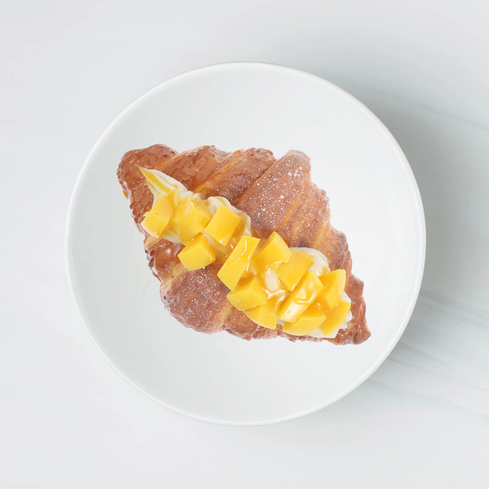 

1pc Simulated Croissant Model Artificial Bread Decoration Fake Realistic Food Shop Display Kitchen Decor PU Material for Home