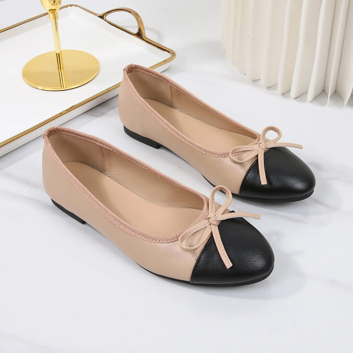 

Женские туфли без каблука с бантом, простые, с неглубоким вырезом, круглым носком, универсальные, модные.