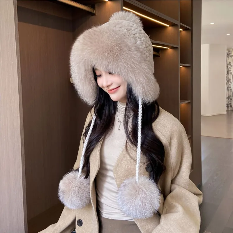 New all-in-one and warm fur hat for ladies' season The ball is sweet cute