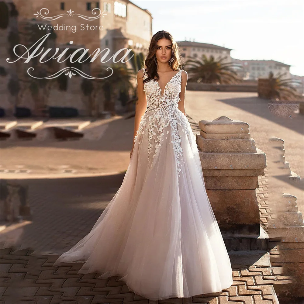 

Индивидуальное свадебное платье Aviana без рукавов с глубоким V-образным вырезом и цветочной вышивкой из тюля с длинным шлейфом, дизайн сзади, сложная деталь, 2025 г.