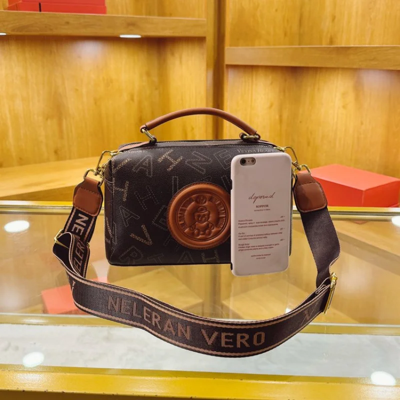 

Fashionable Women's Handbag Made Of Premium Leather Boasting Paris Casual Daily Cozy Look​