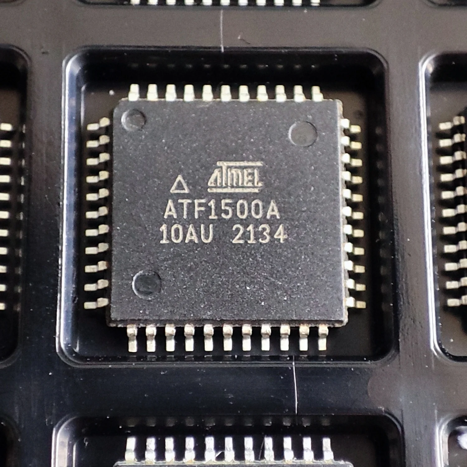 1~10pcs/lot ATF1500A-10AU AC QFP44 ATF1500A 100% Brand New Original.