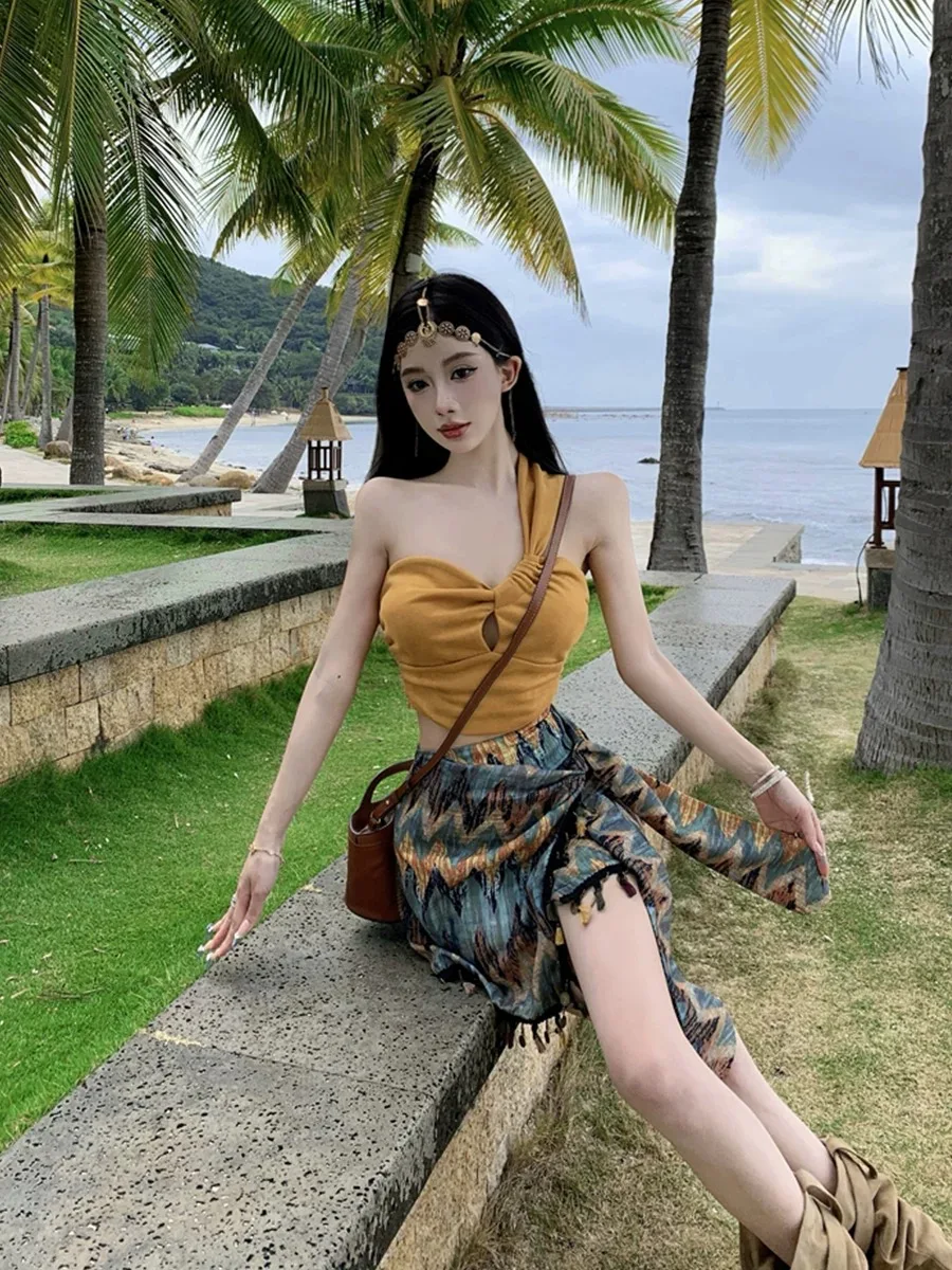 Lady Korea Boheemse Toprok 2-delige set Outfit Pak Zomer Vrouwelijke Strandvakantie Een Schouder Top Hip Split Lint Rok Set