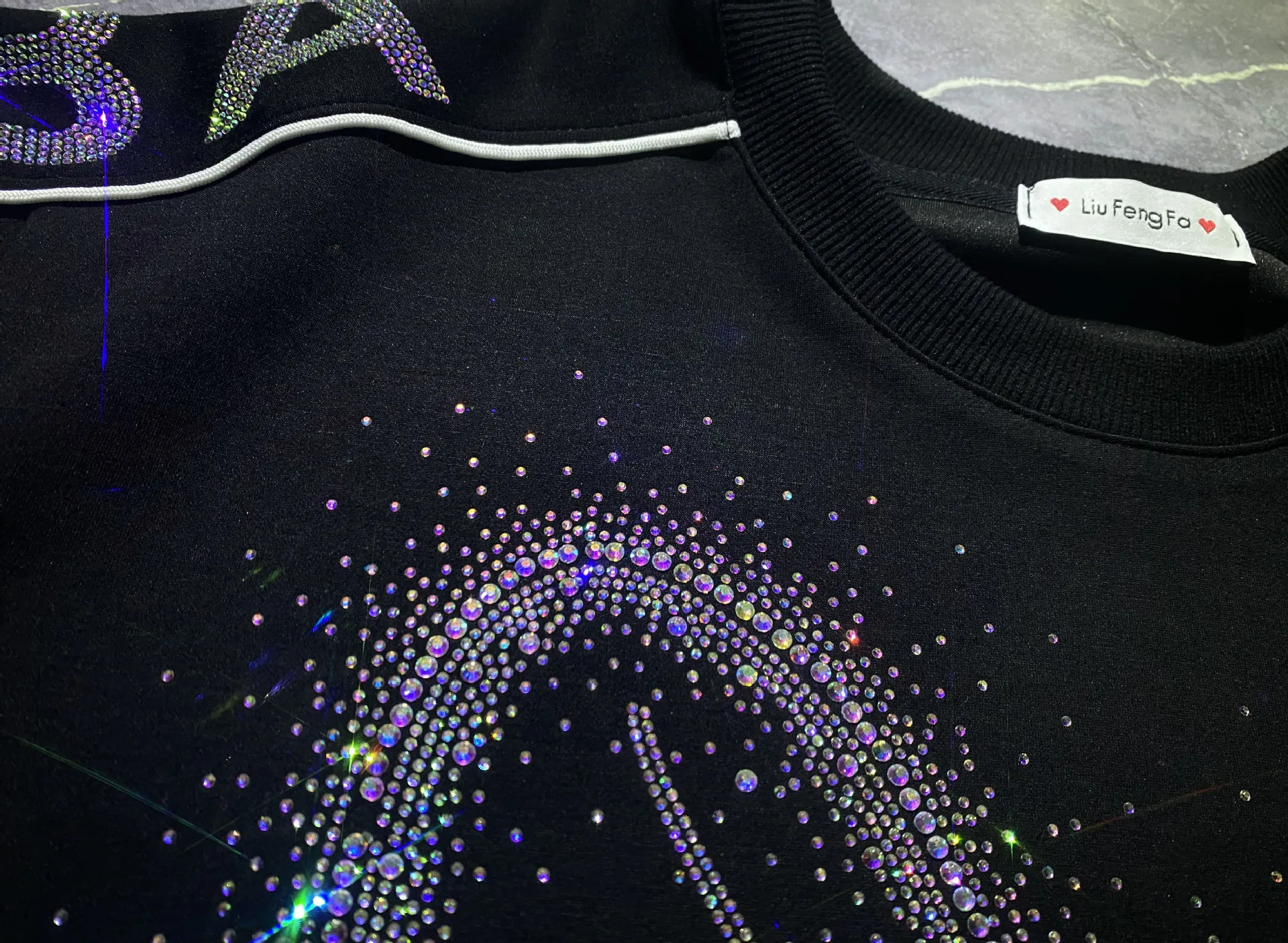 เสื้อสเวตเชิ้ตแขนยาวคอกลมทรงโอเวอร์ไซส์สำหรับผู้หญิง สไตล์ Y2K ลำลอง ประดับเลื่อม ลายการ์ตูน สำหรับฤดูใบไม้ผลิ