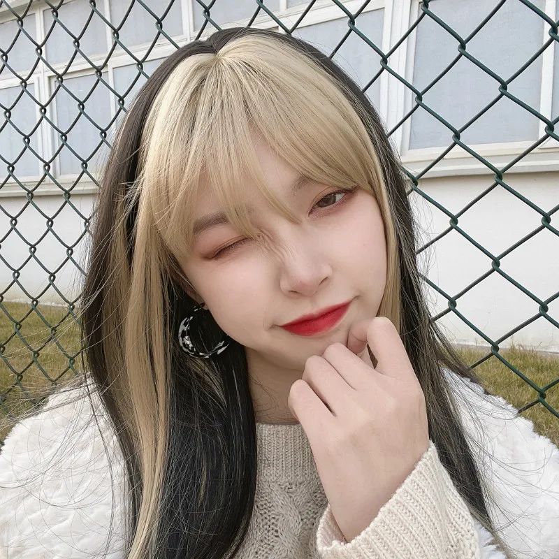 

Synthetic Wigs for Women: Long Hair, Golden Bangs, Dyed Manga-style Bangs, Popular Natural Volume Lolita Fake Hair