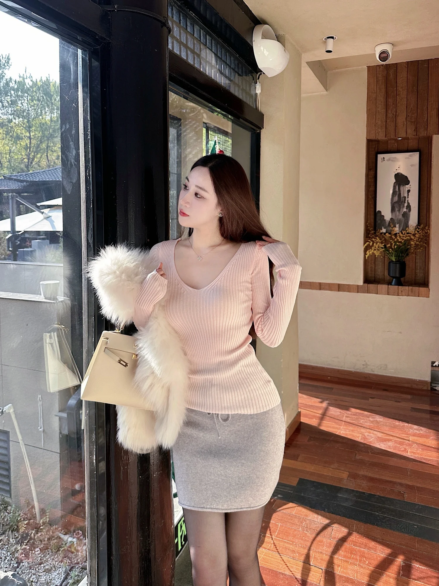 

Dear Zhazha Soft Girl Pure Desire Slim Fit Light Pink Large V-ne Long Sve Knitted Base irt Korean Sle Commute Faion