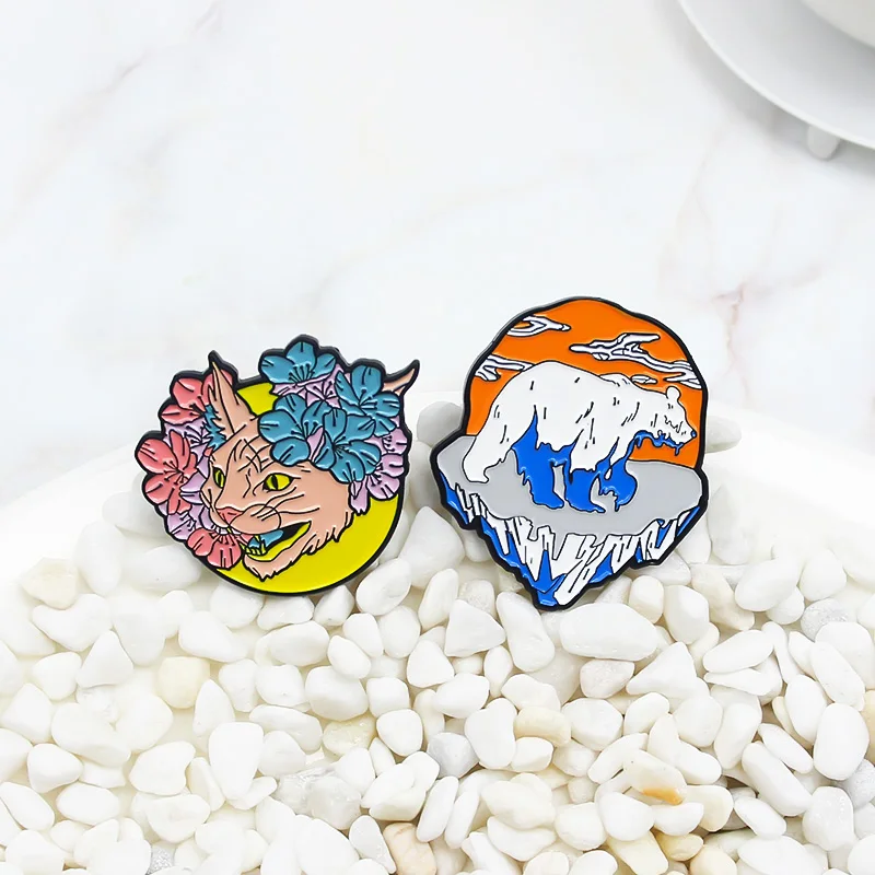 Natural Animal Enamel Pins Cat Bear Polar bear Moon Flower Hairless cat Glacier Brooches Lapel Bag Jewelry Gift for Kids Spille