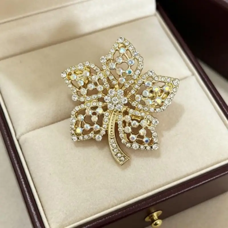Gold Plated Shiny Rhinestone Leaf Brooch Hollow Design For Women Wedding Party Daily Wear Dress Jewelry Accessories Gift