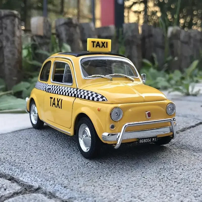 WELLY 1:24 Nuova Fiat 500 Taxi Classic High Simulator Model Car Diecast Car Toys  Alloy Metal Toy Car For Kids Collection B178