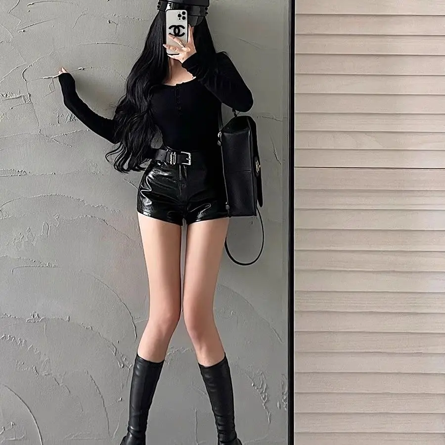 24 Autumn New High Waist Skinny Pu Leather Shorts Women Hot Pants Black Slim Skinny Boots Shorts