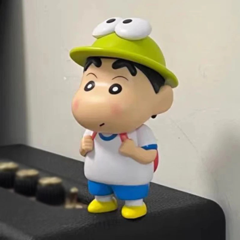 Figurines de chapeau de grenouille Shin Chan, figurine d'action, sacs à dos, figurine en PVC, collection Q Butter Toys, cadeau d'anniversaire mignon, 13cm, Nohara Kendnosuke