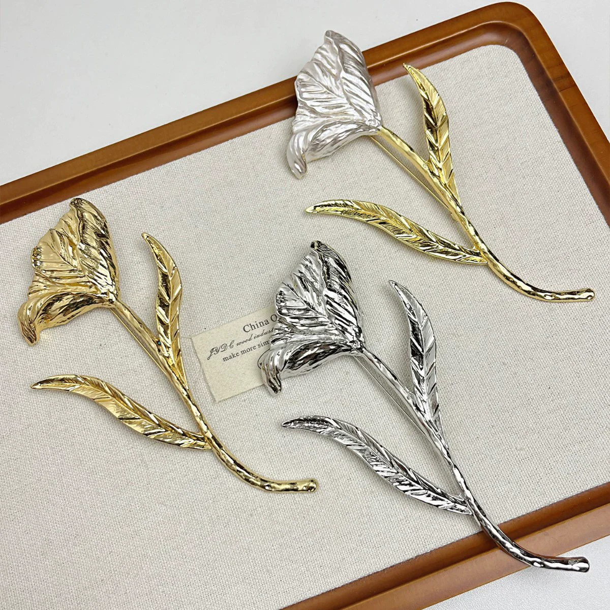 Kshmir Vintage Metal Large Leaf Flower Broochs For Women Girls Fashion Corsage Pins Show Jewelry Party Accessory