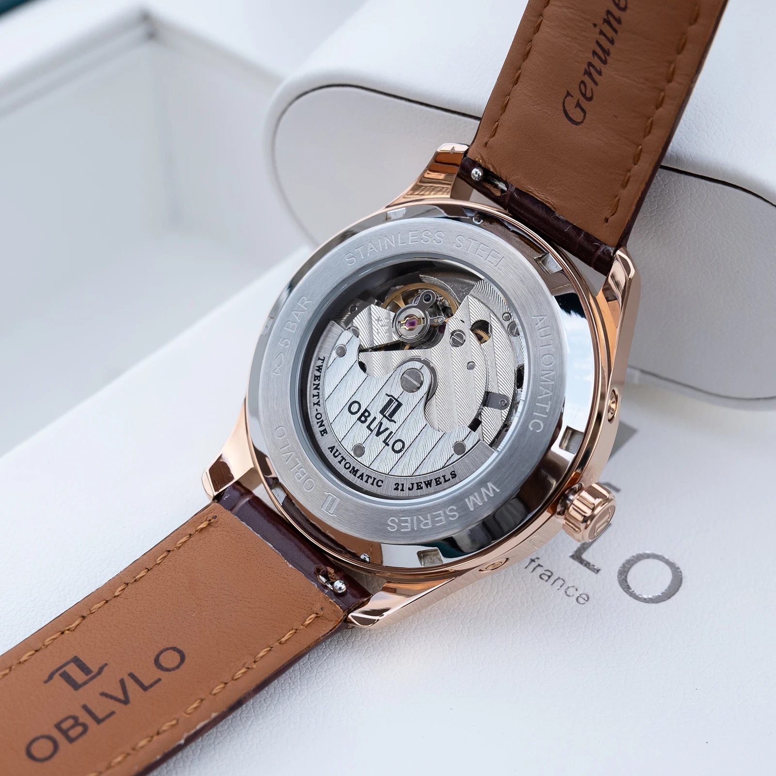 ساعة OBLVLO للرجال بتقويم كامل تناظرية أوتوماتيكية مع حركة ميكانيكية على شكل Moonphase وحزام جلدي بني وساعة كلاسيكية WM