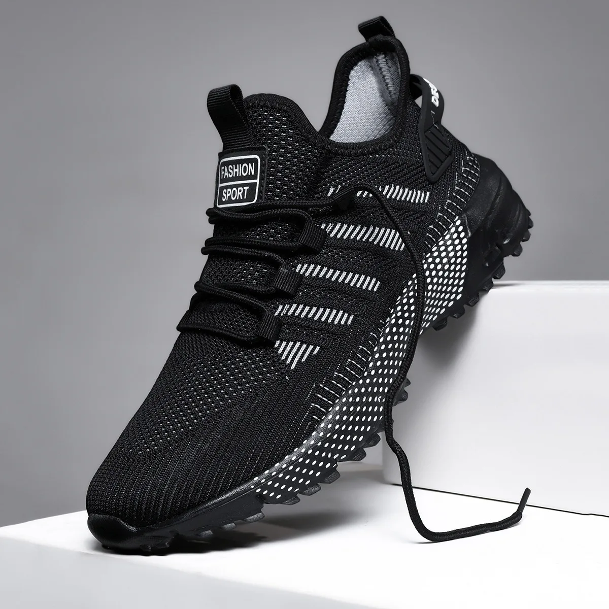 Spring and Autumn New Breathable Cloth Surface Casual Sports Shoes Comfortable Soft Bottom Anti slip Outdoor Running Men's Shoes