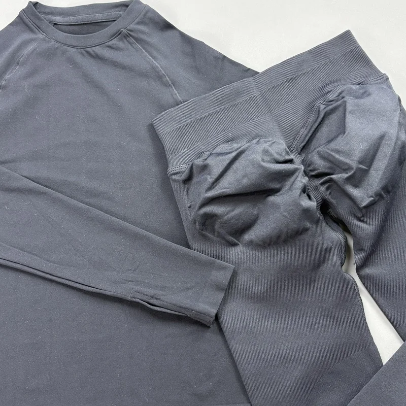 2-teiliges Sport-Set für Damen: Atmungsaktives, elastisches Langarm-Oberteil und nahtlose Po-Lifting-Leggings – Ideal für Gym, Laufen und Fitness – Detail 10