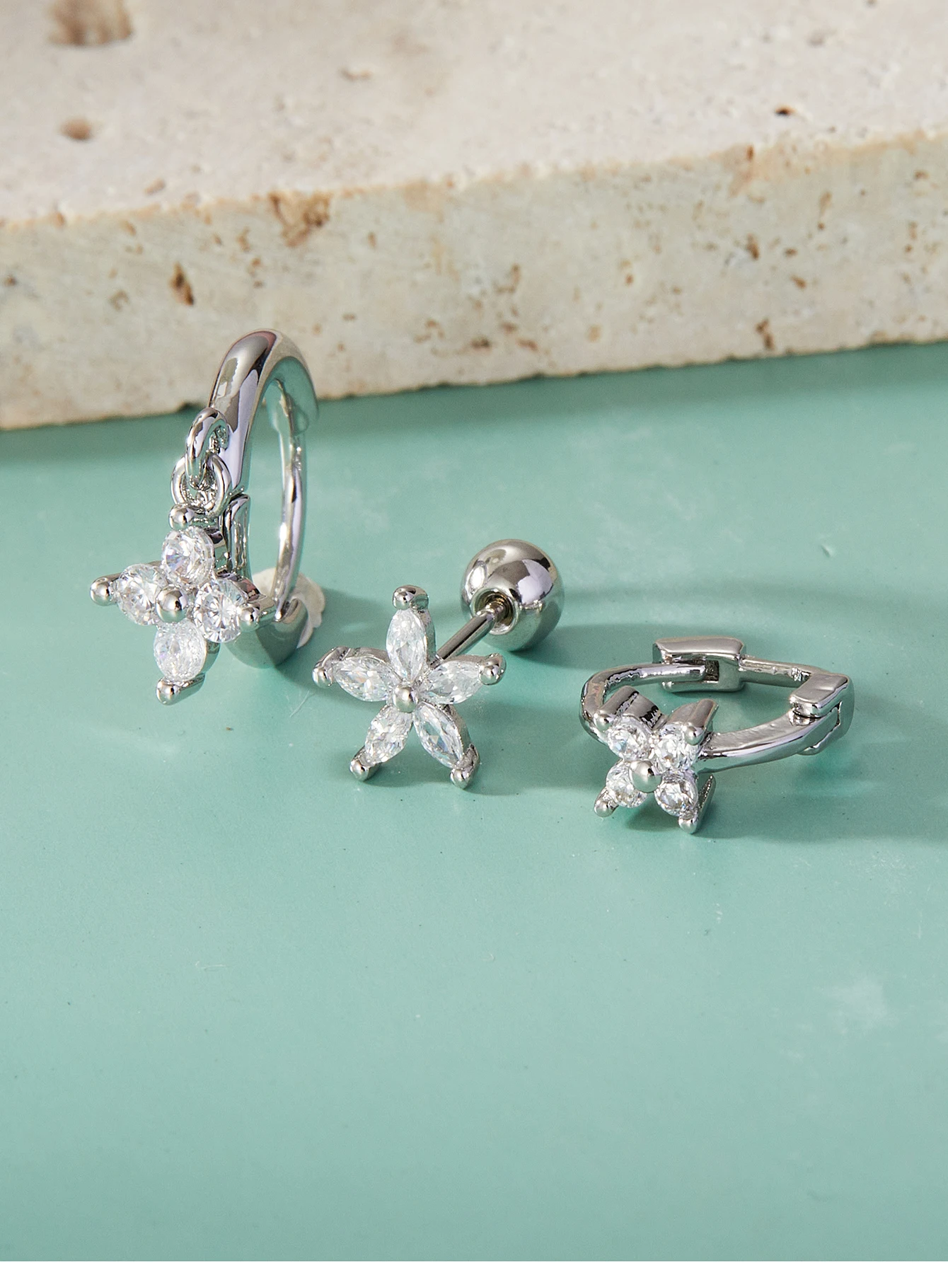 Golden Star Blume Schleife Creolen Set für Frauen Kristall Helix Tragus Knorpel Huggie Ohrringe Piercing Schmuck – Detail 4
