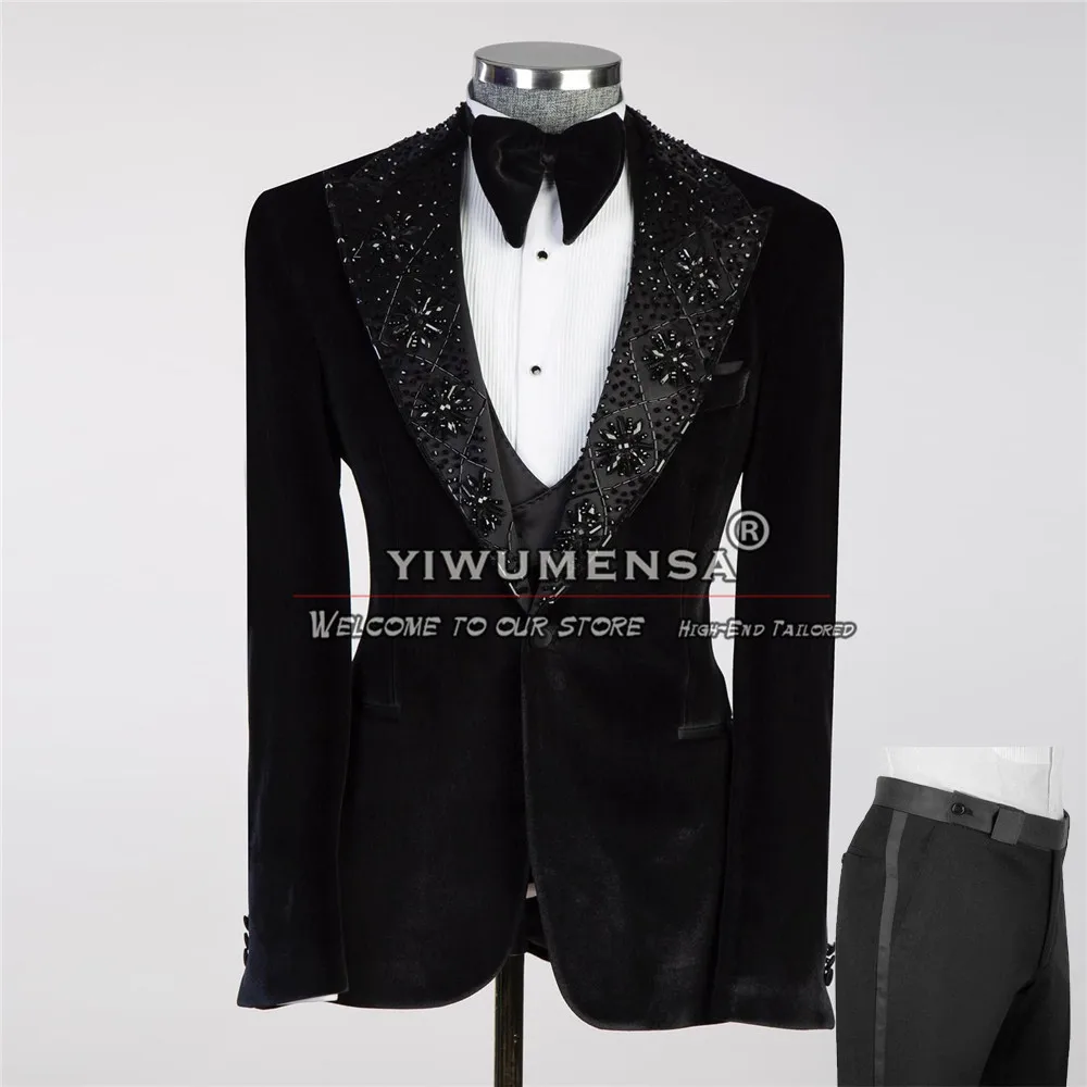 

Unique Design Wedding Suits For Men Black Beaded Stones Lapel Velvet Prom Blazer Formal Party Groom Tuxedos Tailored Man Clothes