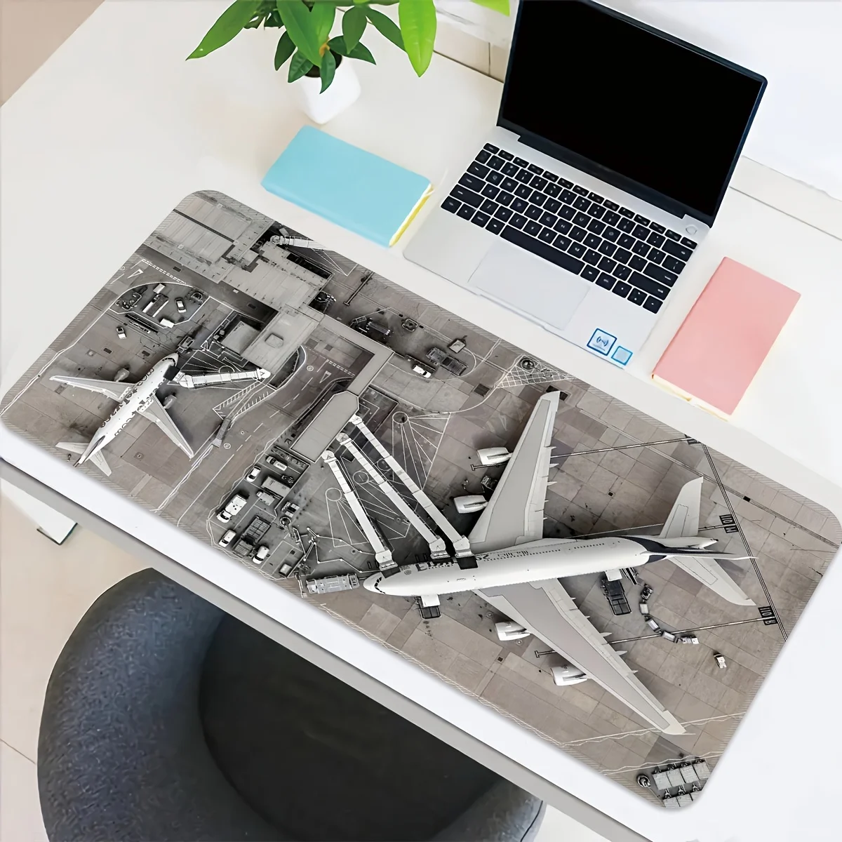 Extended Gaming Mouse Pad with Aircraft Airport Rubber Desk Mat Washable Office Rug Full Pc Gamer Carpet Table Mat Gamepad