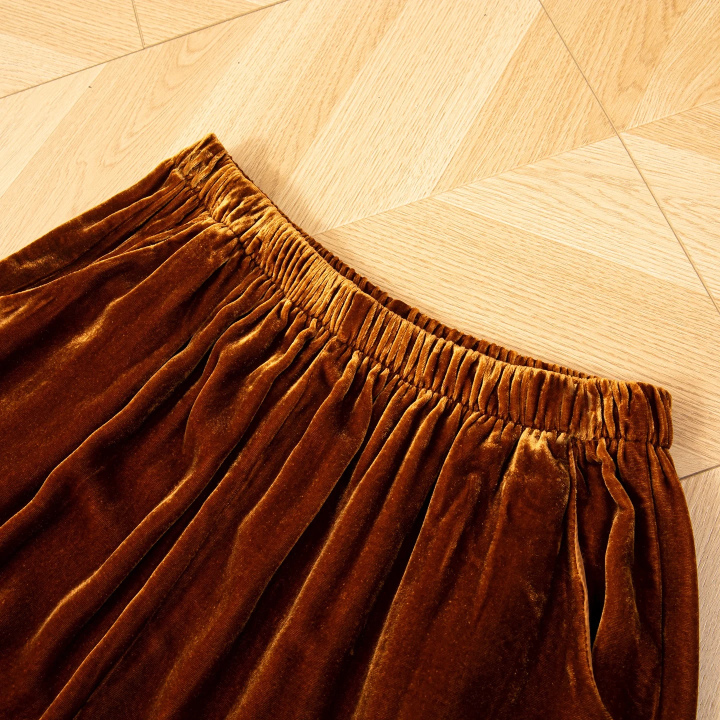 Autumn/Winter Fashion New Brown 30% Natural Mulberry Silk Velvet Retro High Waist Loose and Versatile Hanging Straight Leg Pants