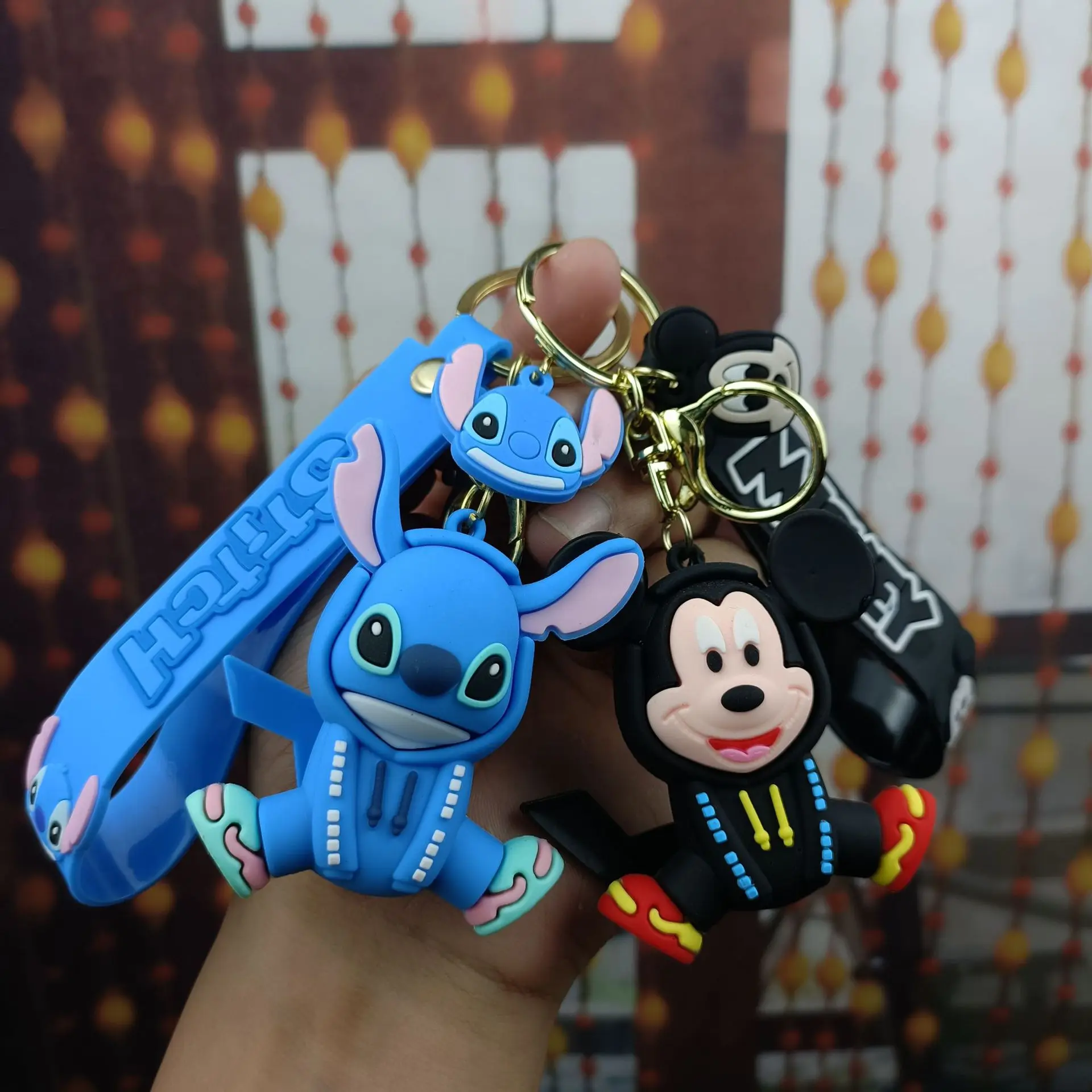 

Hoodie Donald Duck Daisy Pendant Cross-legged Sitting Figure Decor Cartoon Backpack Versatile Ornament Lovely Gift Keychain New