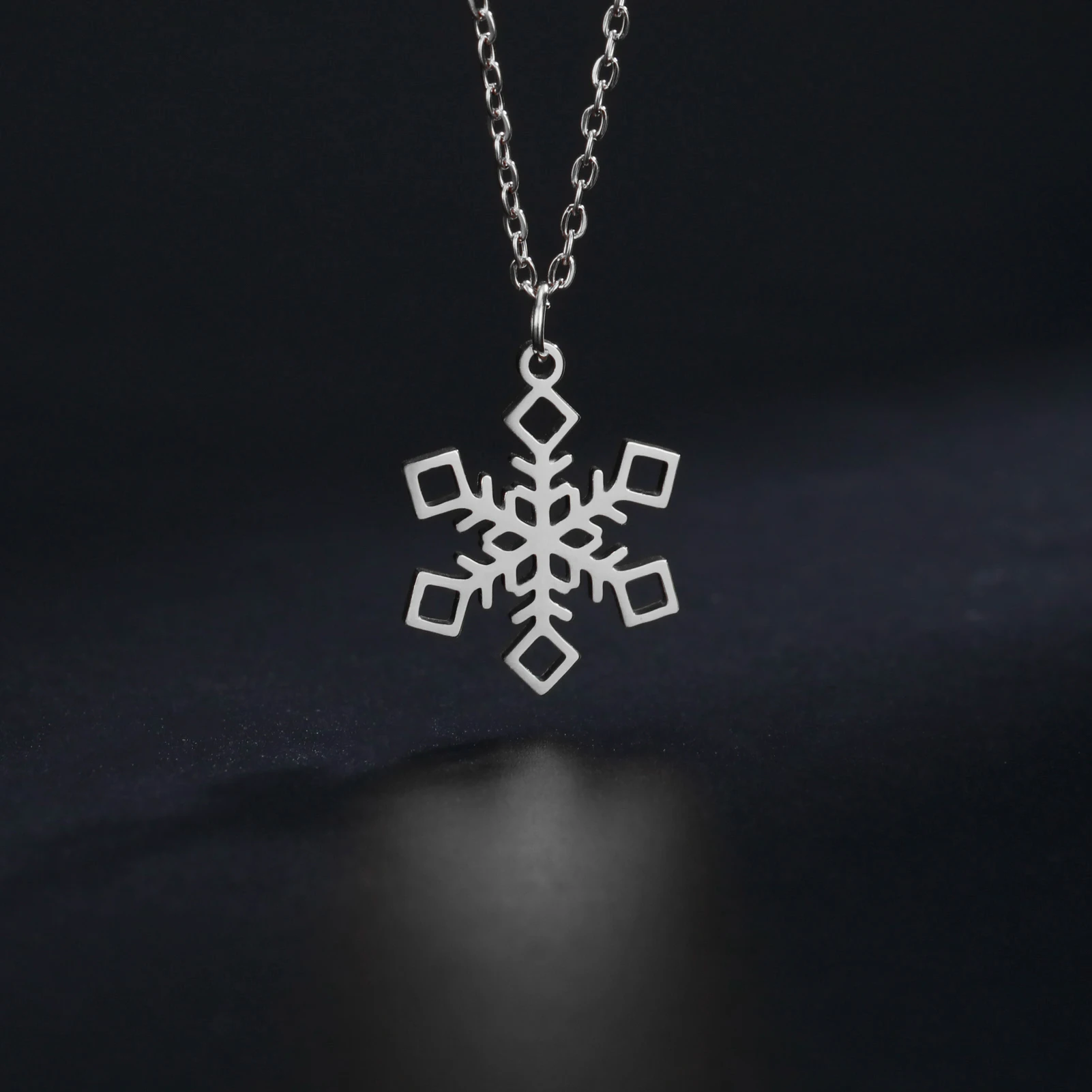 

Sipuris Christmas Necklace For Women Men Stainless Steel Elk Snowflake Tree Snowman Santa Claus Pendant Jewelry Christmas Gifts