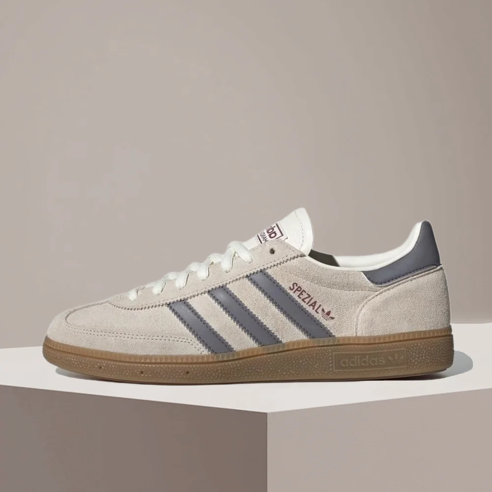 adidas Originals HANDBALLSPEZIAL Comfortable and versatile Non-slip and durable Low-top sneakers for men and women HQ5130