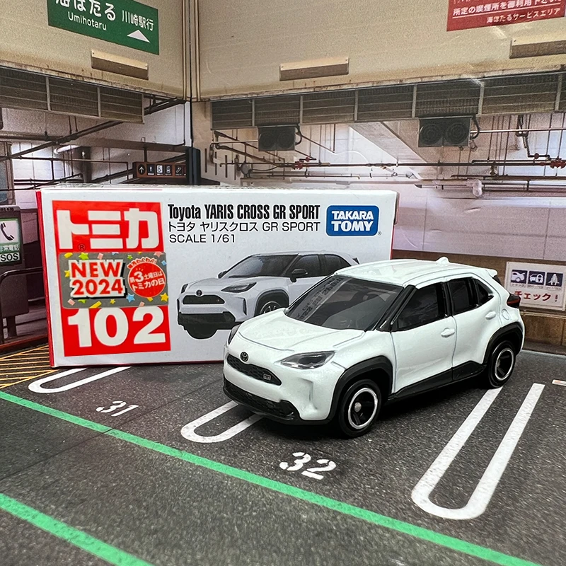 

Takara TOMY TOYOTA YARIS CROSS GR SPORT Prius Alloy Car Model Diecast Metal Mini Car Vehicle Model Miniature Scale Kids Toy Gift