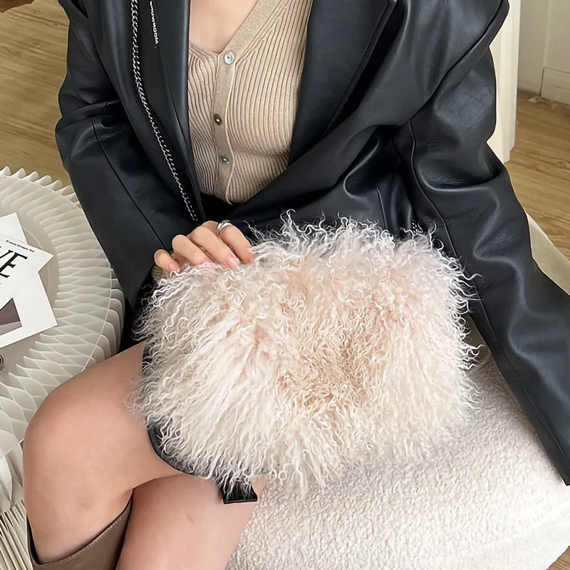 

Women's Luxury Shoulder Bag Mongolian Sheep Fur Bag Design Winter Shoulder Bags Beach Wool Warm Fluffy Casual Chain Bags