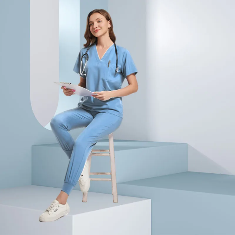 Vendita calda di alta qualità Uniforme ospedaliera Top e pantaloni all'ingrosso Taglie forti Set di uniformi per scrub infermieristico per donne mediche