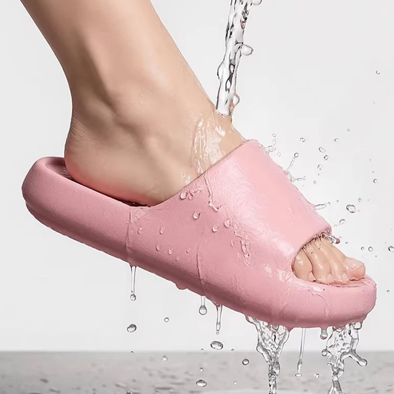 

2026 Summer Thick Platform Slippers Women Comfortable Soft Sole Cloud Slippers Woman Indoor Eva Non Slip Home Slides Female