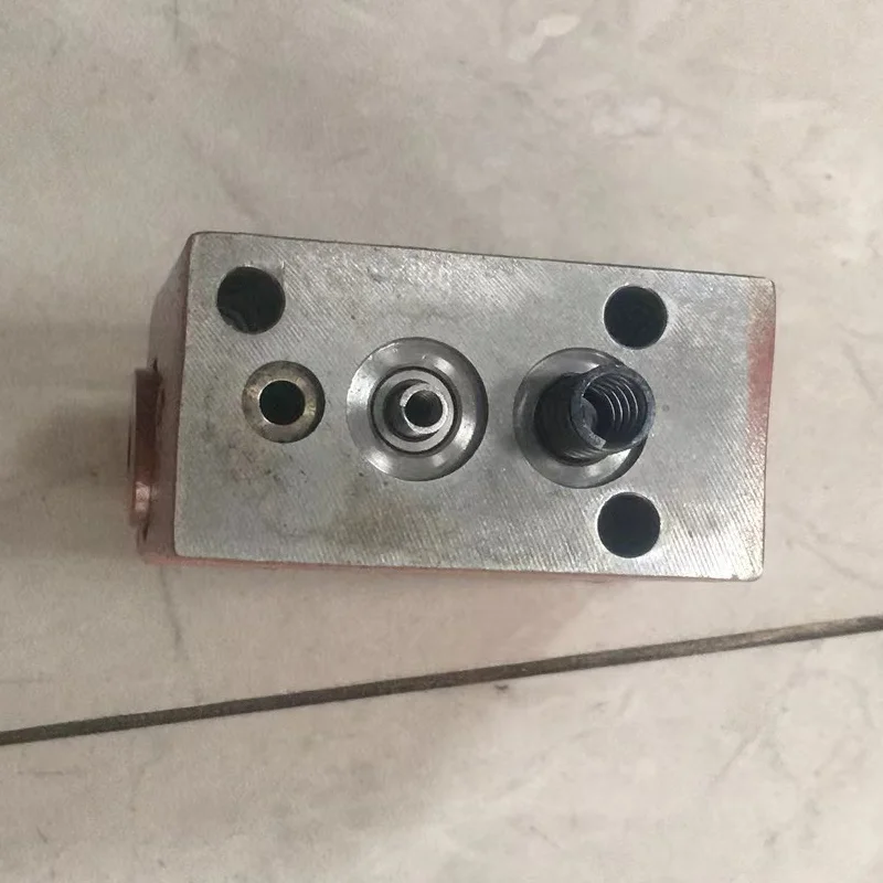 Bagger-Druckminderventil für Hyundai ROBEX R140W-7 R210LC-7 R215LC-7 210LC-7 215LC-7 R220LC-7 R225LC-7 R300LC-7 Bagger