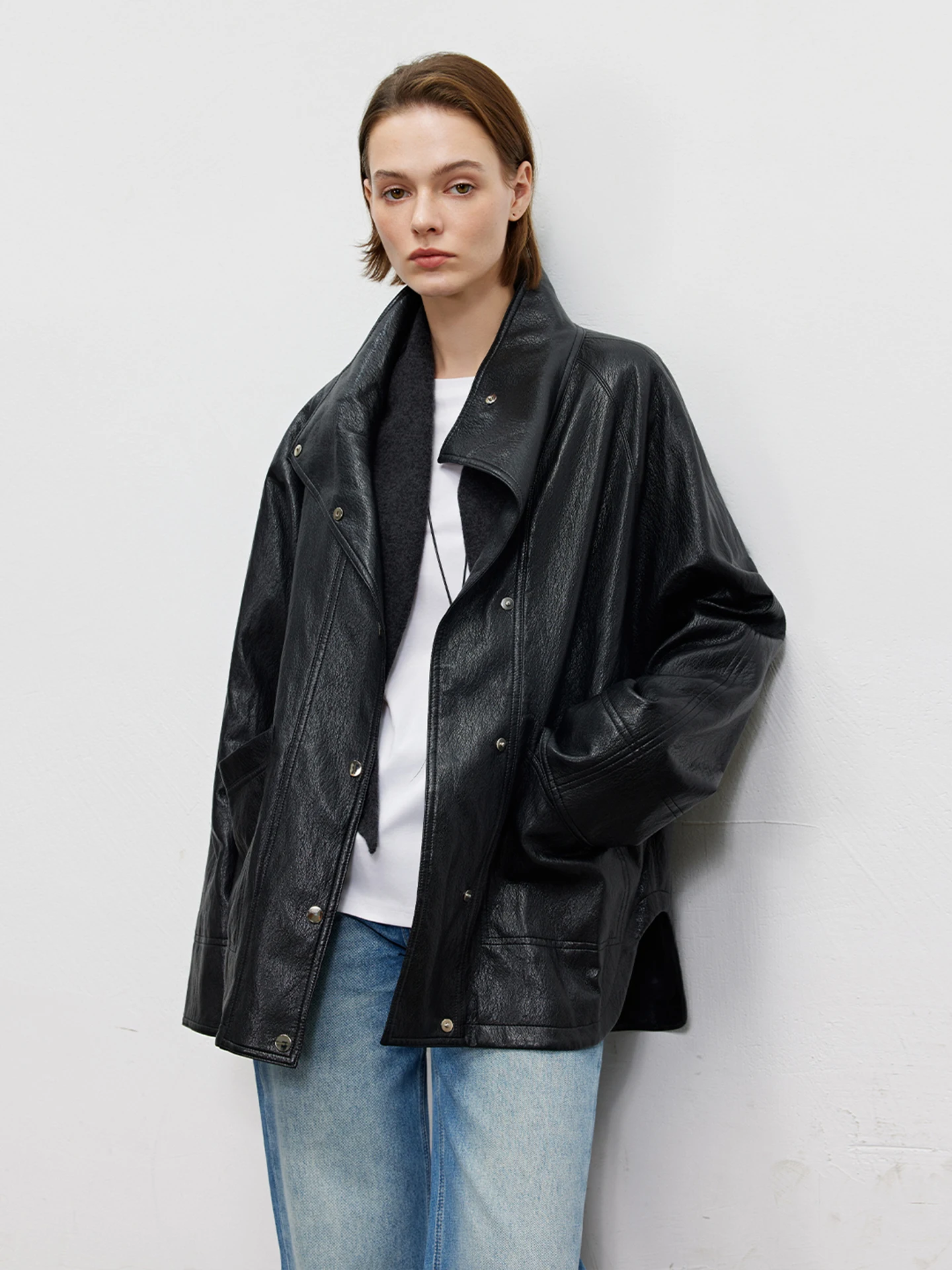 LUR ミニマリスト ヴィンテージ PUレザー ショートジャケット カジュアルスタイル スタンドカラー エコフレンドリー レディースファッション アウターウェア コート