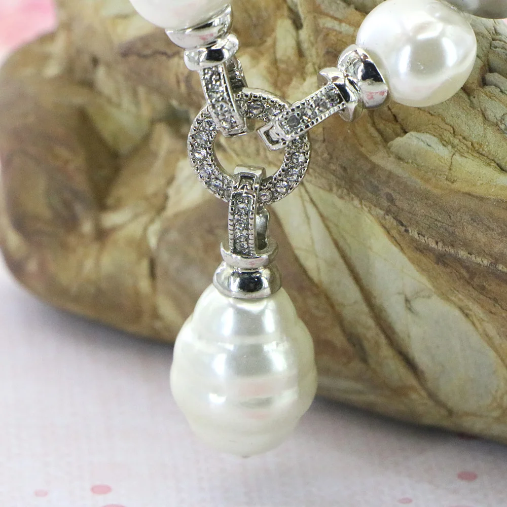 Elegant Baroque Pearl Necklace Pendant for Women and Girls Wedding Jewelry Christmas Anniversary Gift for Her Birthday Party