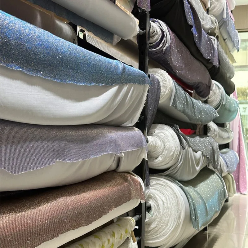 ผ้าไหมคอมโพสิตผ้าถักยืดหยุ่นสําหรับชุดราตรีเครื่องแต่งกายประสิทธิภาพและเสื้อผ้าตกแต่งพื้นหลัง