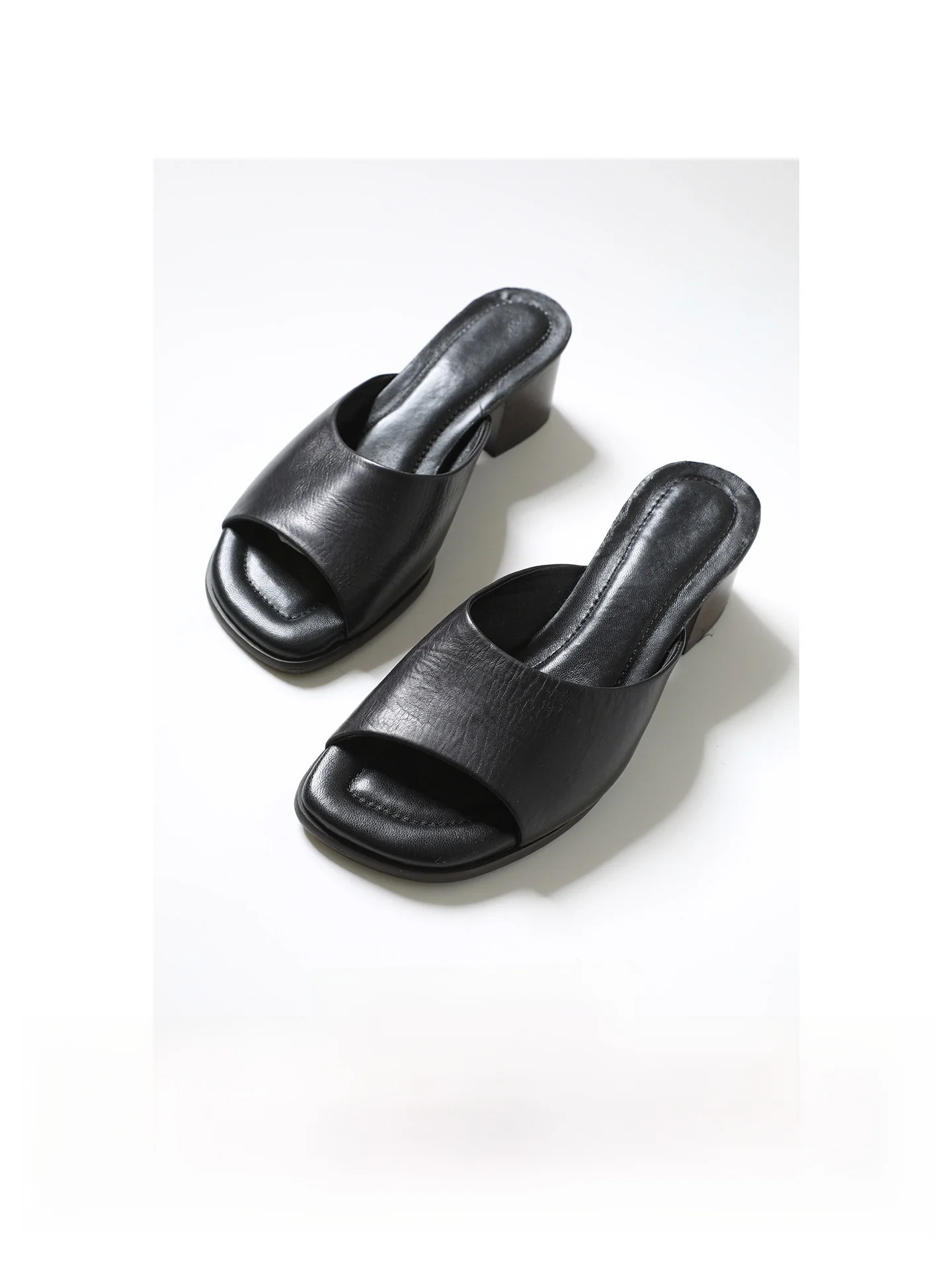 

Ayuko Quiet Luxury Minimalist Square Head Mule Slippers Sheep Leather Calfskin Shoes Women's Inner Wear Spring 2026