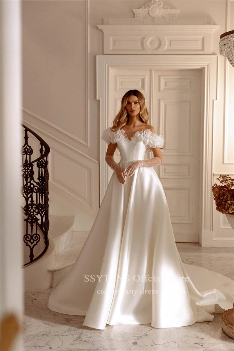 Nuovo Design in raso A Line abiti da sposa di lusso con spalle scoperte fiori 3D senza spalline con spacco laterale abiti da sposa personalizzati Vestido de noiva