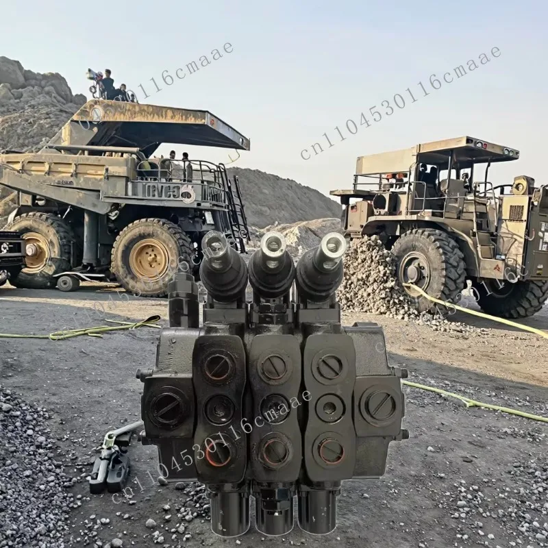 14000245 Three-way multi-way valve, essential components for hydraulic systems, iron ore mining equipment 18.4 kg