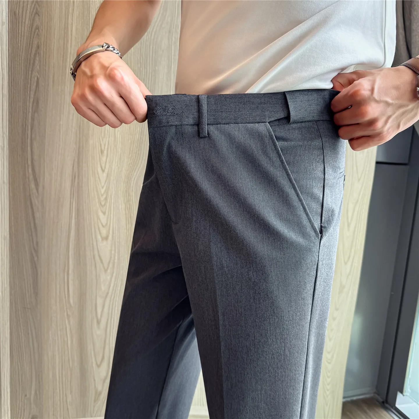 

Men Summer Business Casual Trousers Lightweight Stretch Suit Pants Elastic Waist Flat Front Cropped Length Office Wear