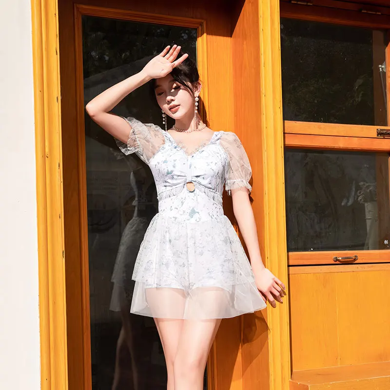 Traje de baño de una pieza para mujer, nuevo estilo Popular, conservador, adelgazante, estilo falda de gama alta