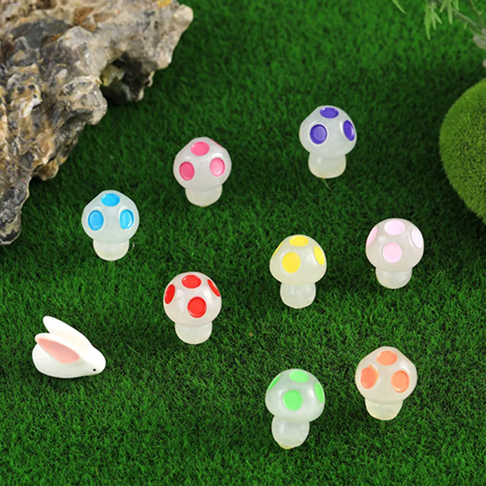 

50pcs Mushroom Figurines Resin Craft Mini Decor Glow in Dark Mushrooms Bonsai Garden Ornaments Small Statue